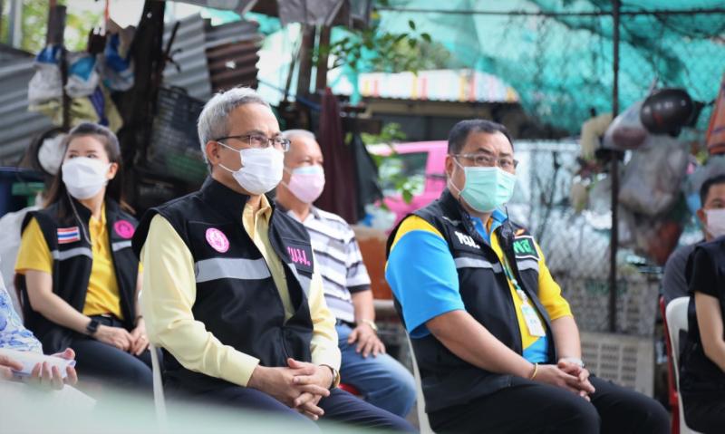 รองปลัด พม. เป็นปร�