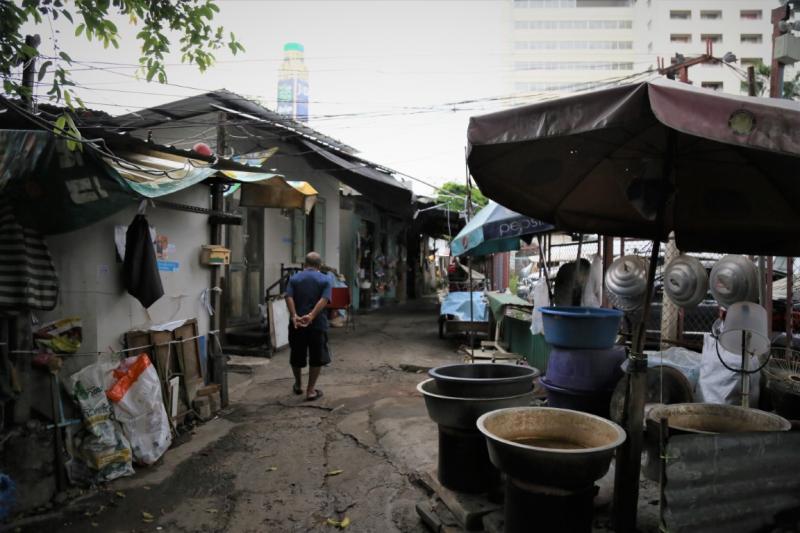 รองปลัด พม. เป็นปร�