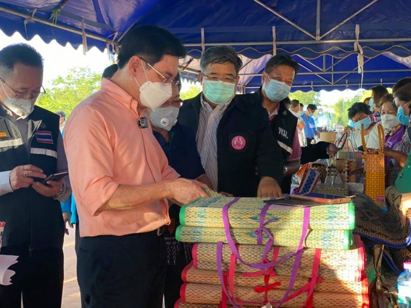 รองนายกรัฐมนตรีแ�