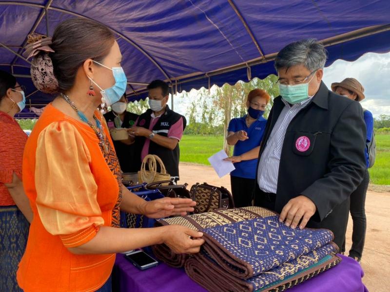 รองนายกรัฐมนตรีแ�