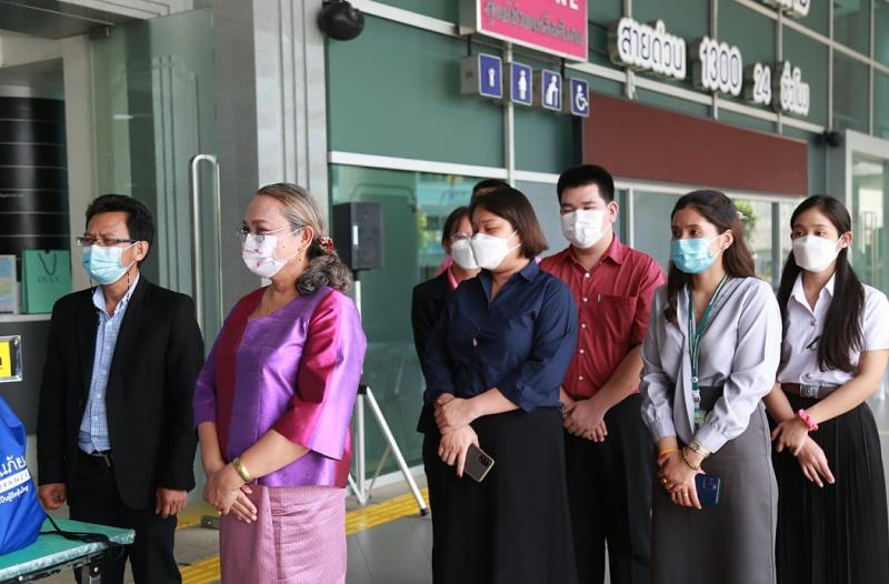 รองปลัด พม. มอบถุง�