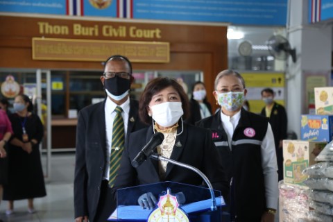 ปลัด พม. พร้อมด้วย �