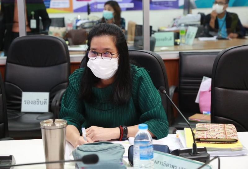 รองปลัด พม. เป็นปร�