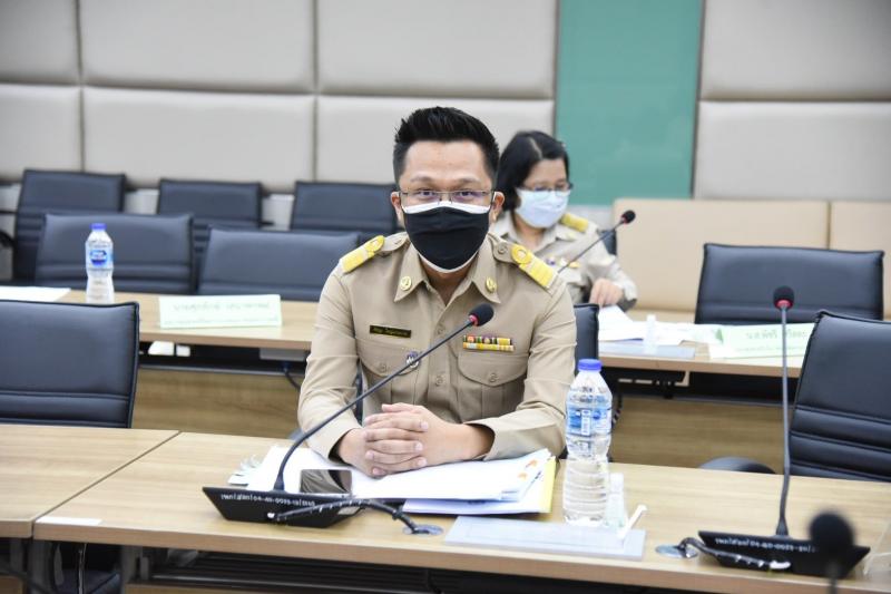 รองปลัด พม. เป็นปร�