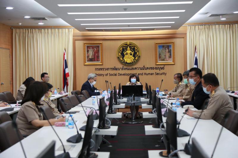 ปลัด พม. เป็นประธา�