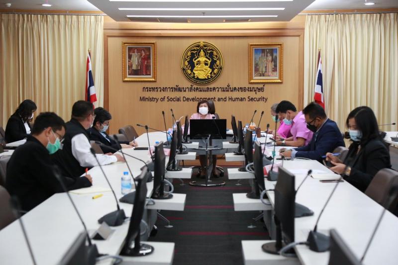 ปลัด พม. เป็นประธา�