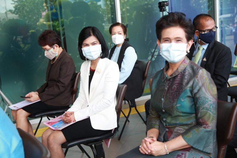 รมว.พม. เป็นประธาน�