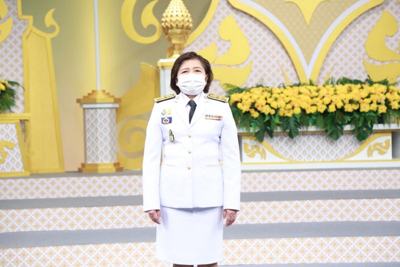 รมว.พม. พร้อมด้วยค�