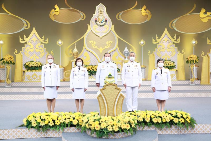 รมว.พม. พร้อมด้วยค�