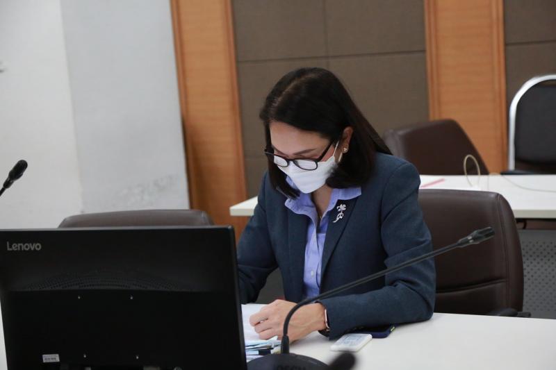 รองปลัด พม. เป็นปร�