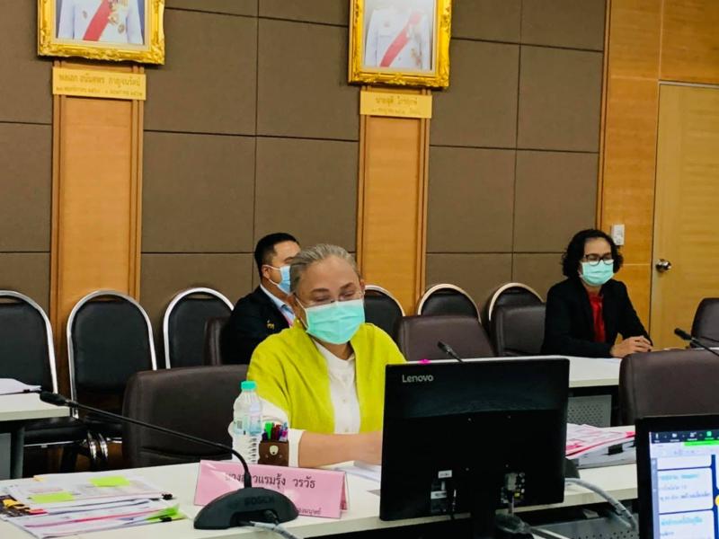 รองปลัด พม. เป็นปร�