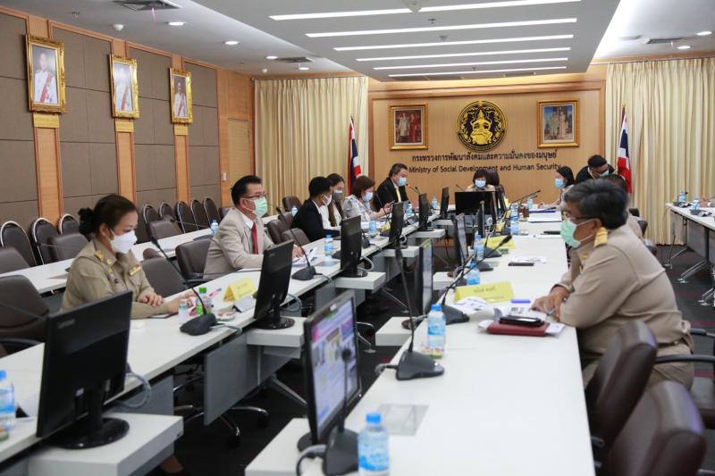 ปลัด พม. เป็นประธา�