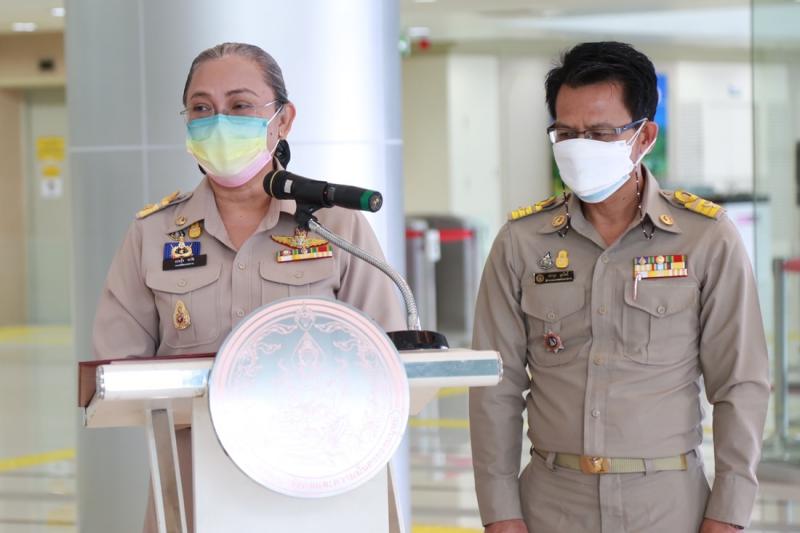 รองปลัด พม. รับมอบ�