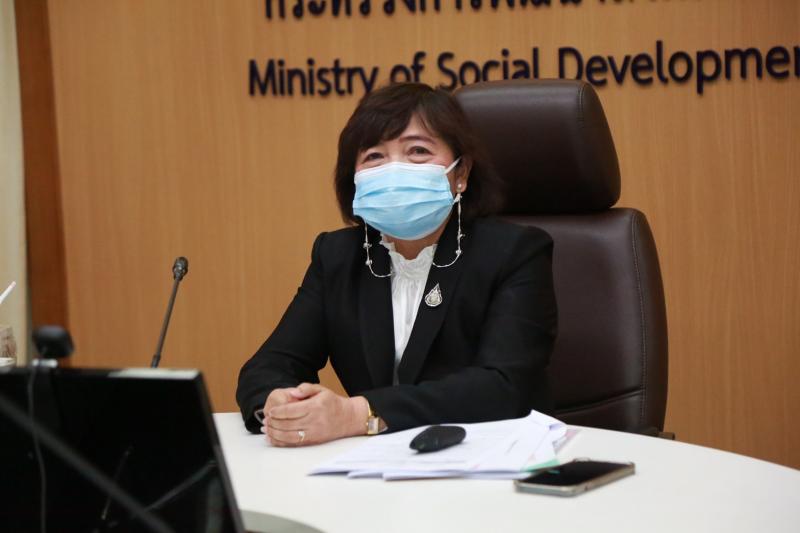 ปลัด พม. บรรยายพิเ�