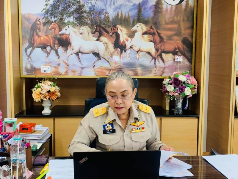 รองปลัด พม. เป็นปร�