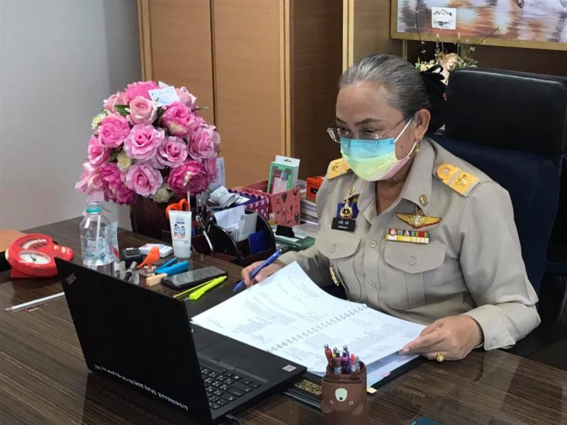 รองปลัด พม. เป็นปร�