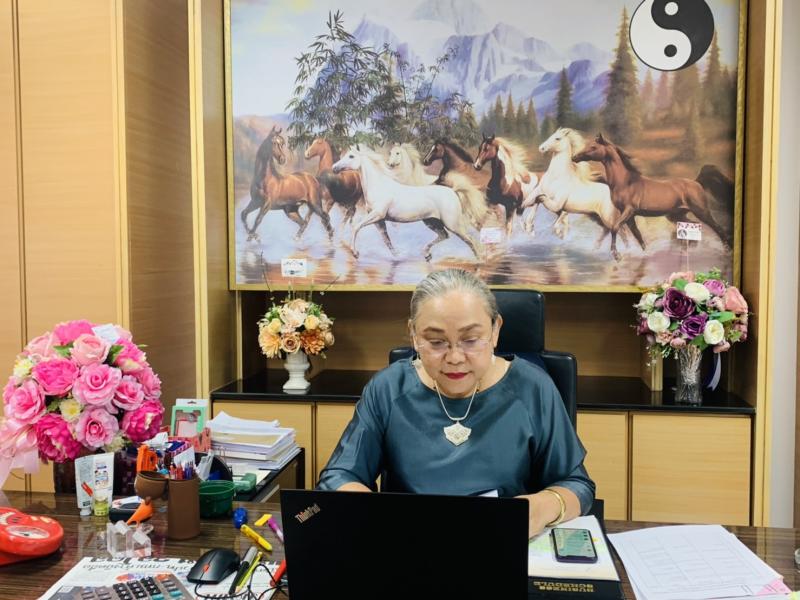 รองปลัด พม. เป็นปร�
