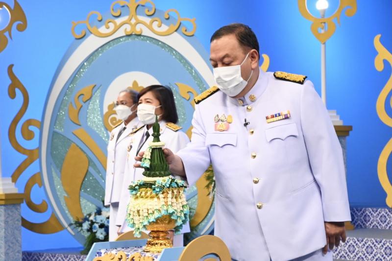 รมว.พม. พร้อมคณะผู�