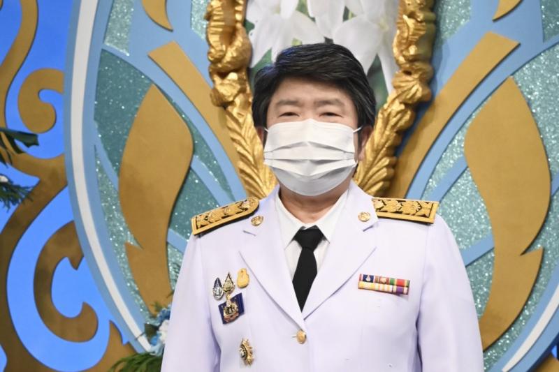 รมว.พม. พร้อมคณะผู�