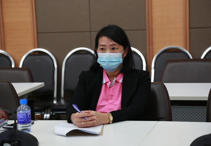 รองปลัด พม. เป็นปร�