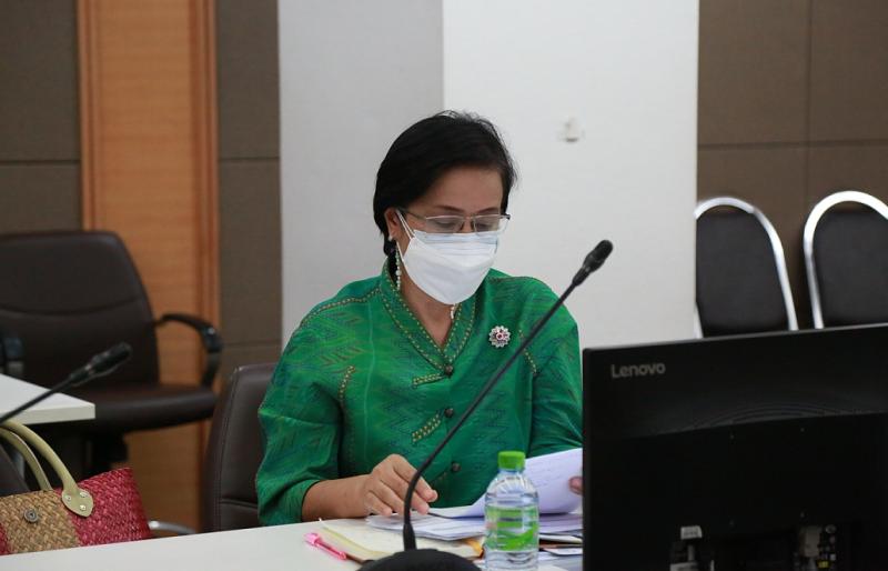 รองปลัด พม. เป็นปร�