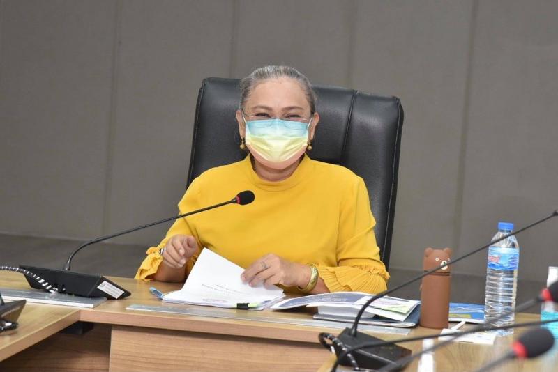 รองปลัด พม. เป็นปร�