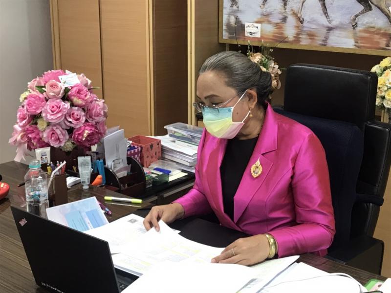 รองปลัด พม. เป็นปร�