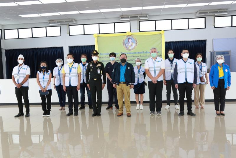 รมว.พม. พร้อมด้วยค�