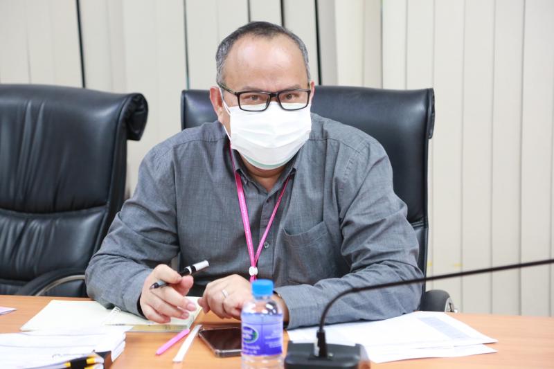 รองปลัด พม. เป็นปร�