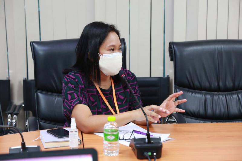 รองปลัด พม. เป็นปร�