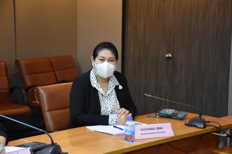 รองปลัด พม. เป็นปร�