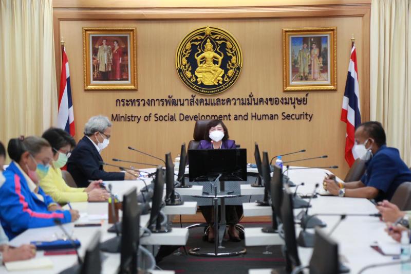 ปลัด พม. เป็นประธา�