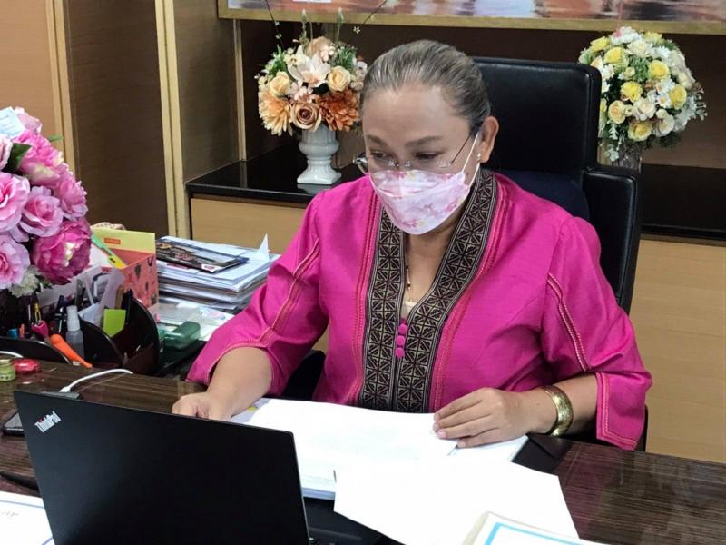 รองปลัด พม. เป็นปร�
