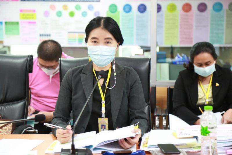 รองปลัด พม. เป็นปร�
