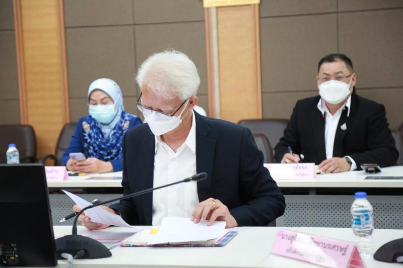 ปลัด พม. เป็นประธา�