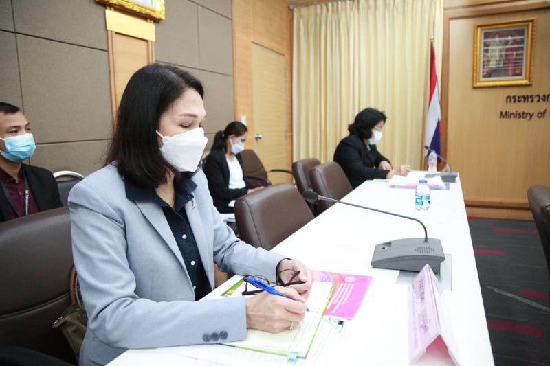 ปลัด พม. เป็นประธา�
