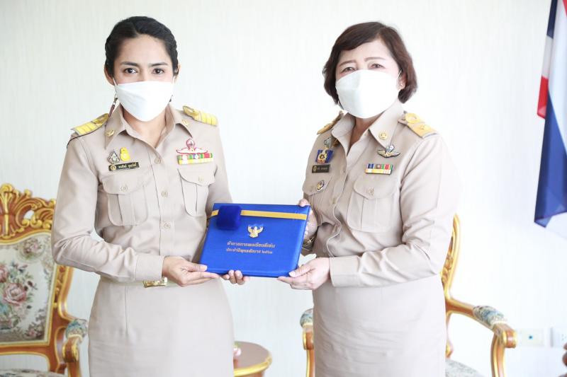 รมว.พม. ร่วมแสดงคว�