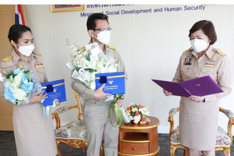 รมว.พม. ร่วมแสดงคว�