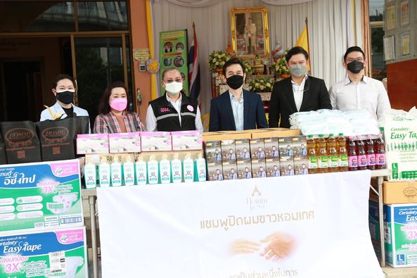 รองปลัด พม. รับมอบ�