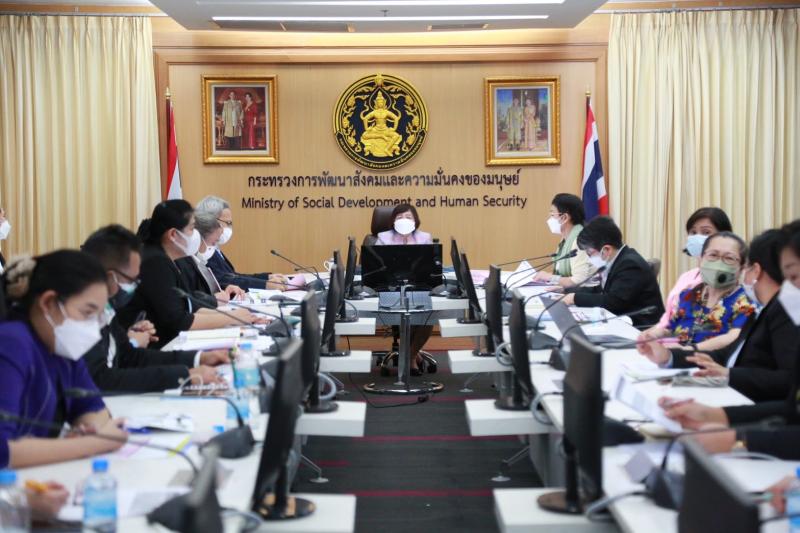 ปลัด พม. เป็นประธา�