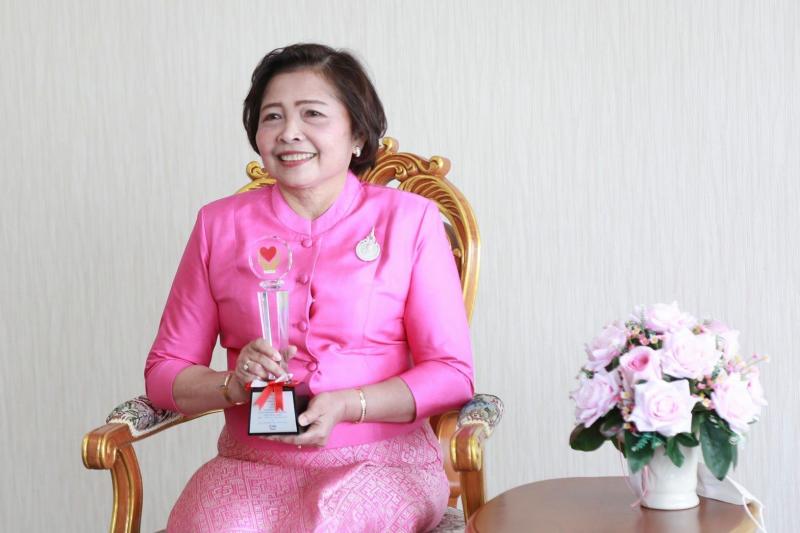 ปลัด พม. เข้ารับรา�