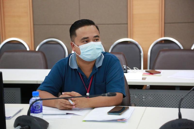 รองปลัด พม. เป็นปร�