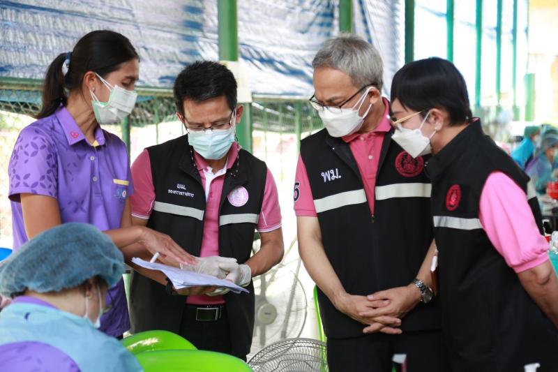รองปลัด พม. ลงพื้น�