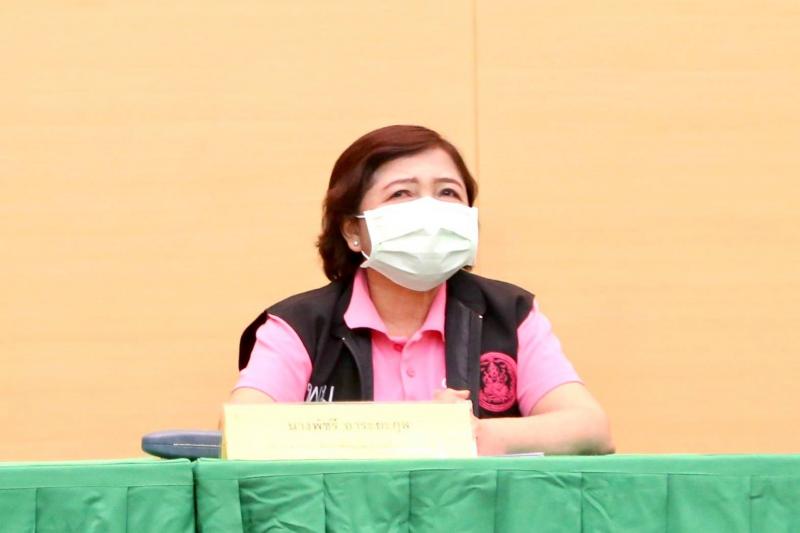 ปลัด พม. พร้อมด้วย �