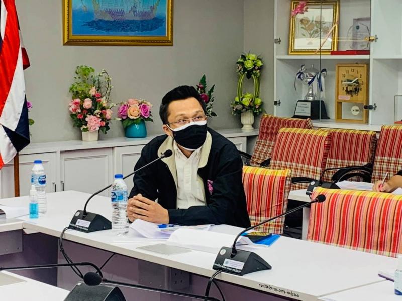 รองปลัด พม. เป็นปร�