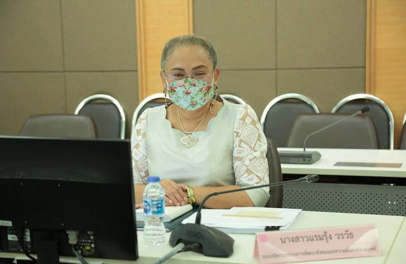 รมว.พม. เป็นประธาน�
