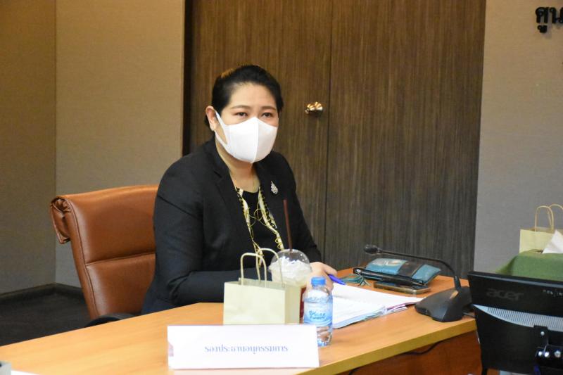 รองปลัด พม. เป็นปร�