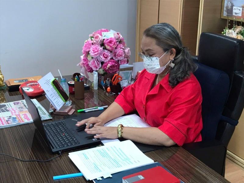 รองปลัด พม. เป็นปร�