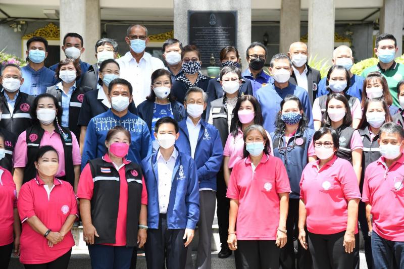 ประธานรัฐสภา พร้อ�