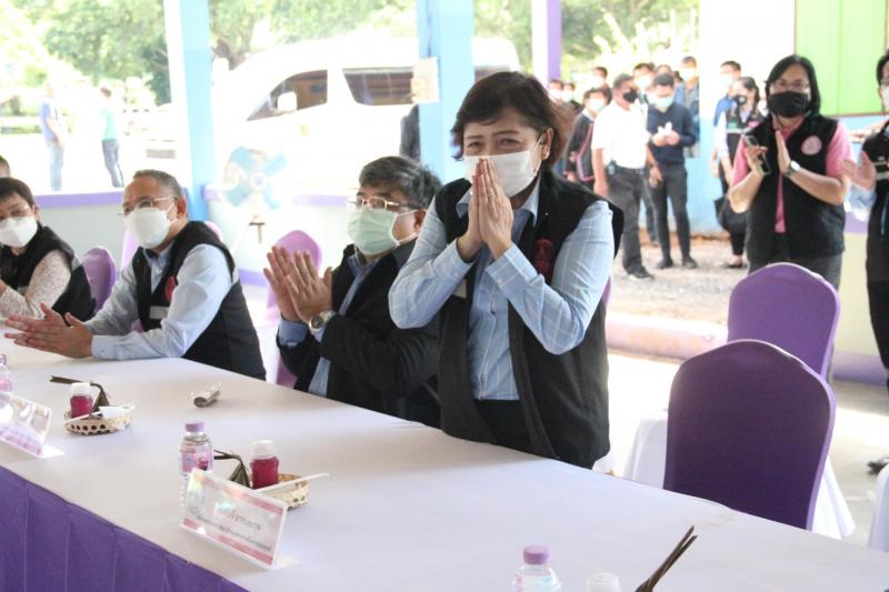 ประธานรัฐสภา พร้อ�
